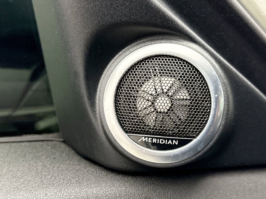 Used 2023 Land Rover Range Rover Evoque R-Dynamic S image 16