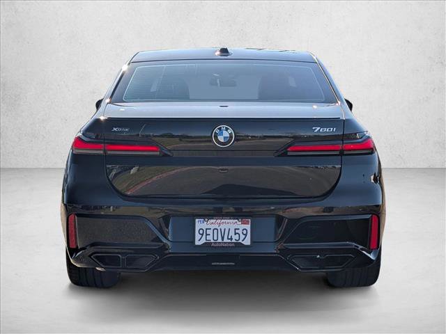 Used 2023 BMW 760i xDrive w/ Executive Package image 7