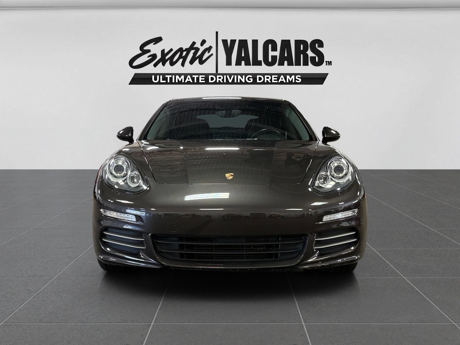 Used 2014 Porsche Panamera 4 w/ Premium Package AWD/4WD image 8