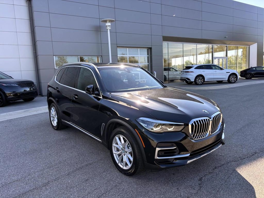 Used 2023 BMW X5 xDrive40i w/ Premium Package image 1