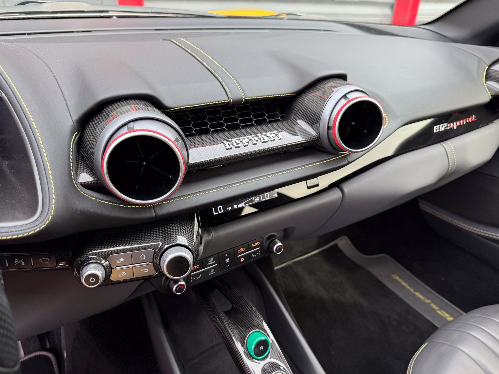 Used 2019 Ferrari 812 Superfast RWD image 31