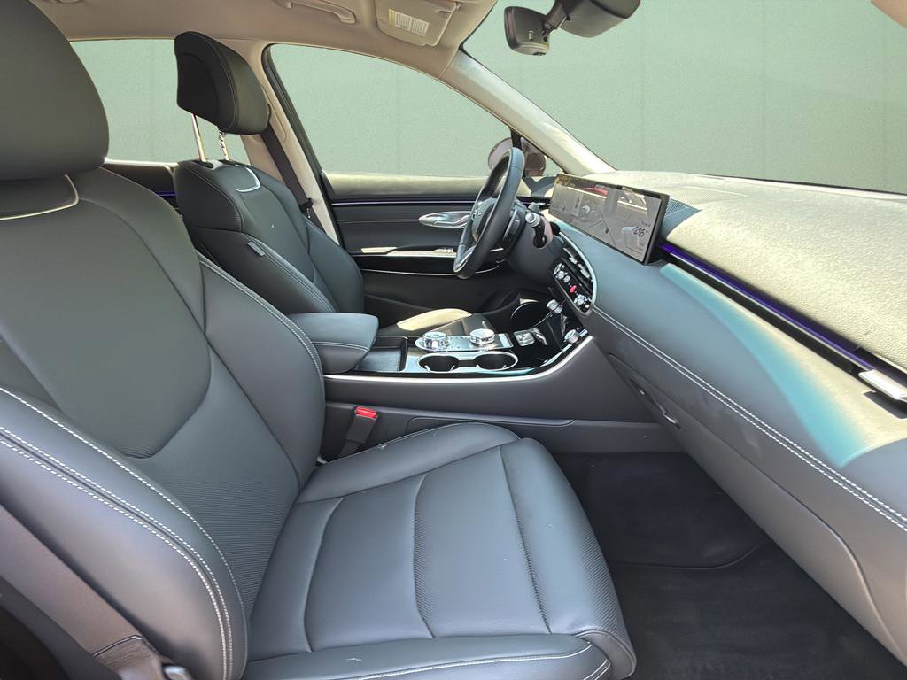 Certified 2026 Genesis GV70 2.5T AWD/4WD image 36