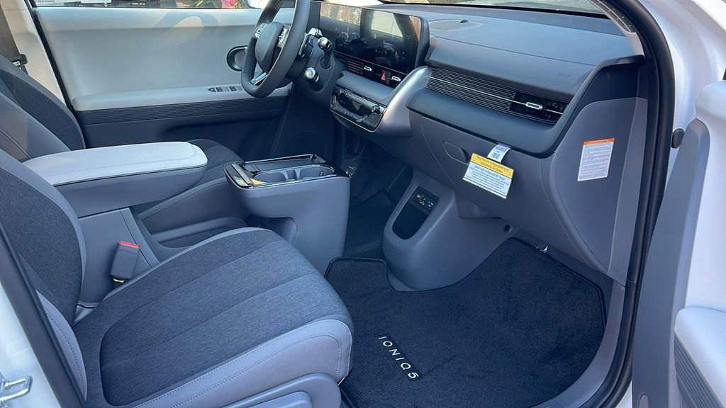 New 2026 Hyundai Ioniq 5 SE image 30