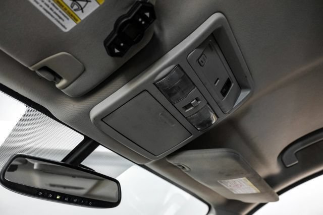 Used 2016 Nissan Titan SL AWD/4WD image 27