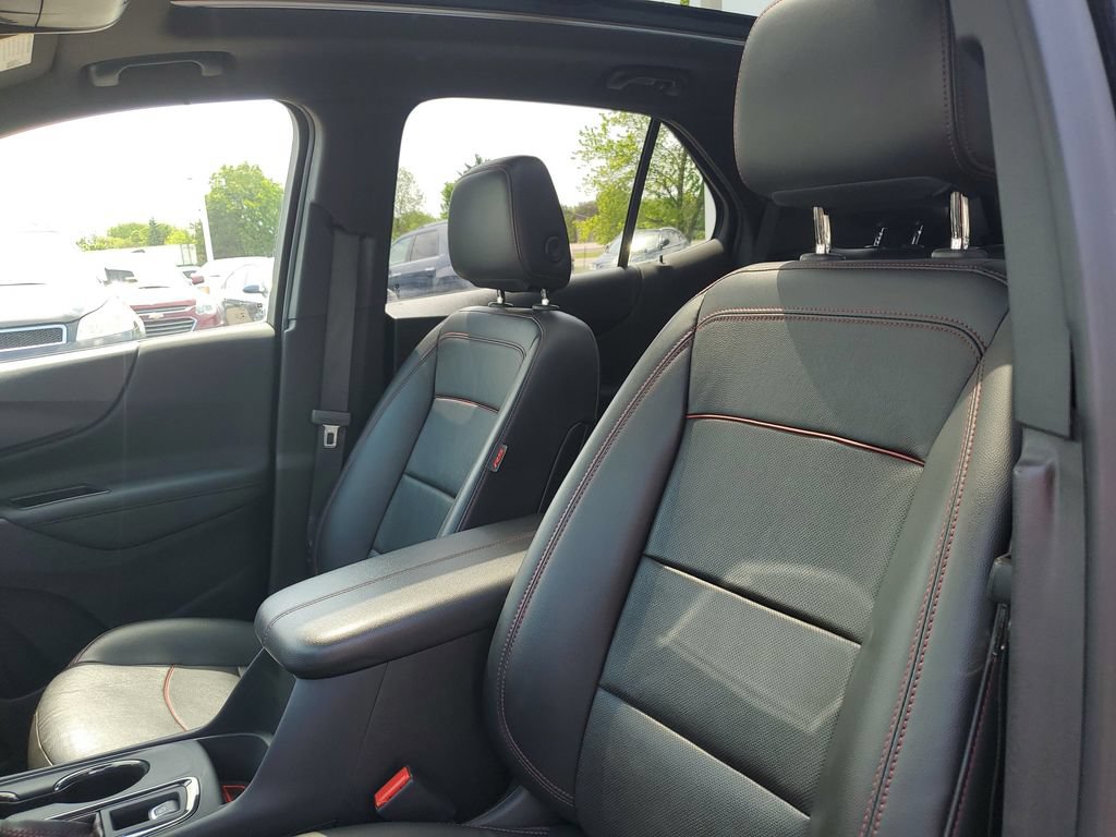Certified 2022 Chevrolet Equinox RS w/ RS Leather Package AWD/4WD image 6