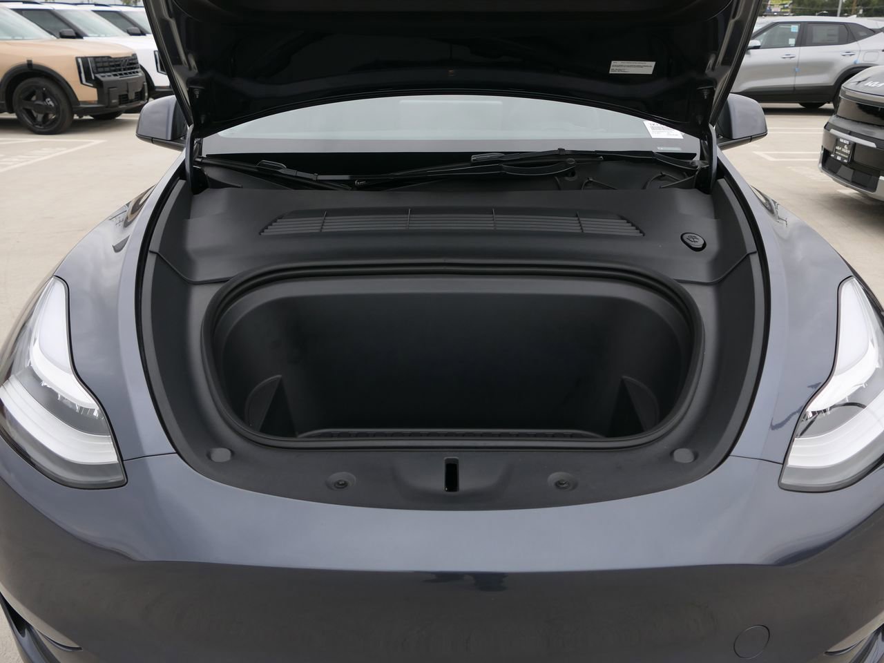 Used 2023 Tesla Model Y Long Range image 27