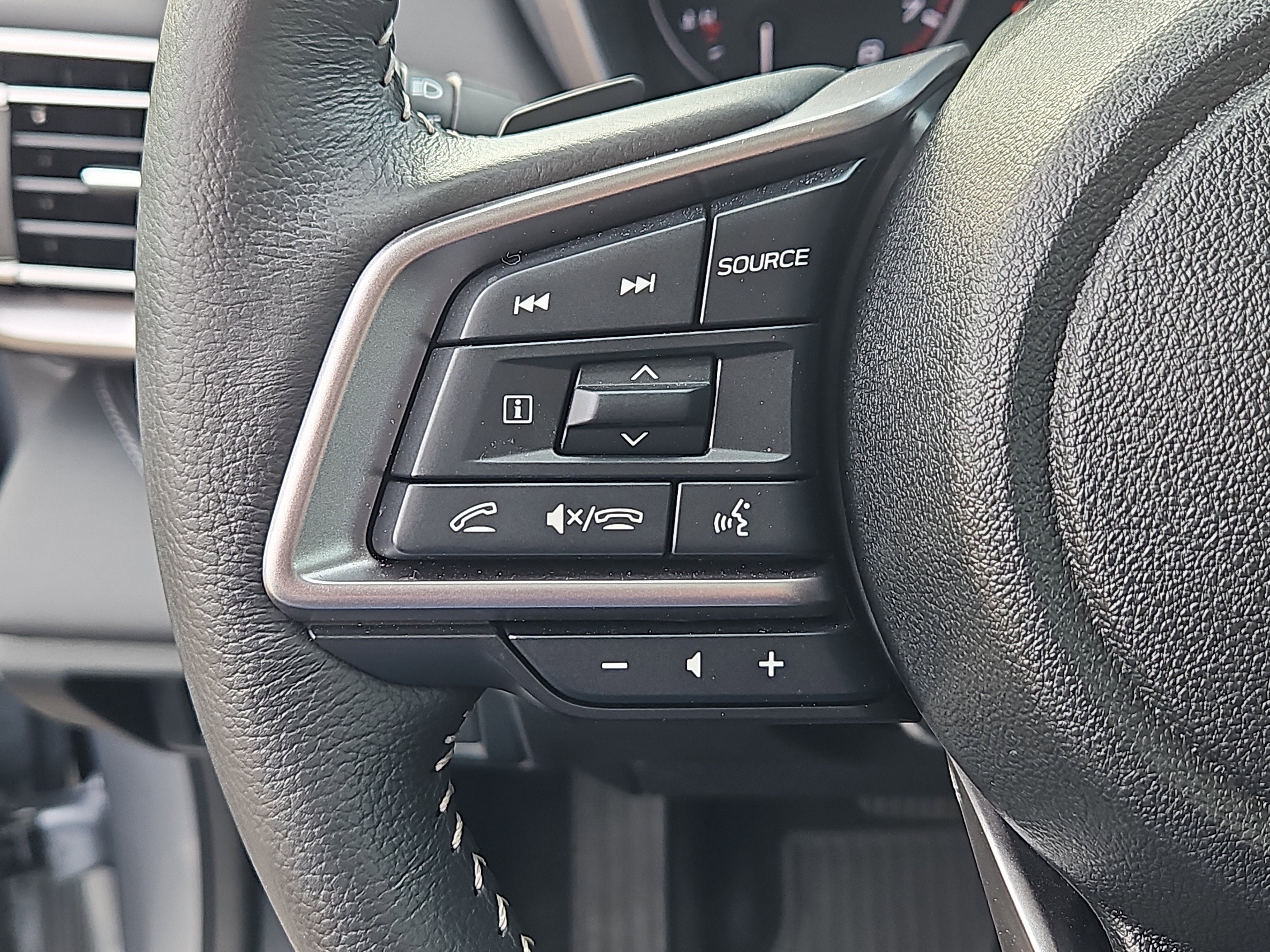 Certified 2025 Subaru Outback Limited image 20