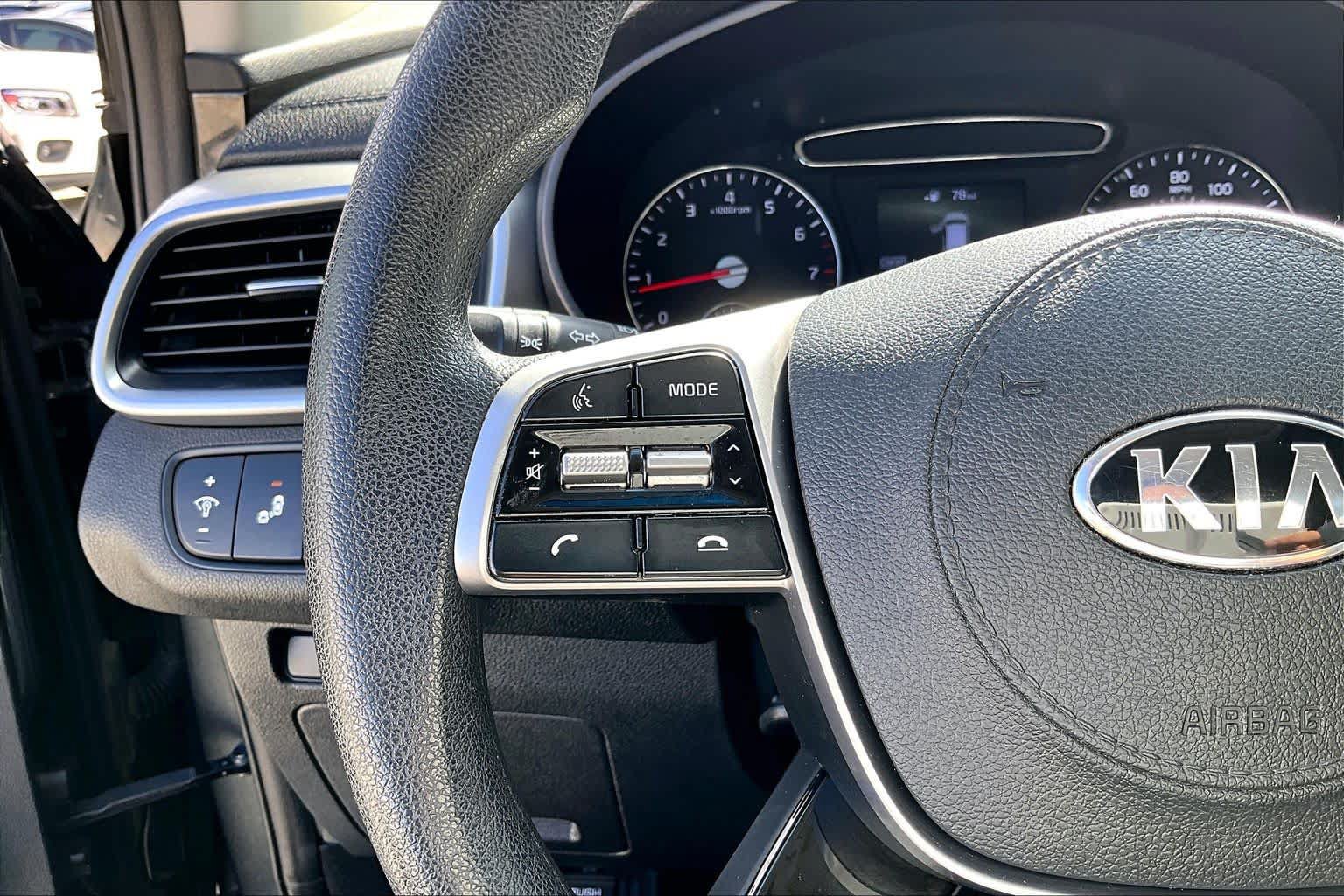 Used 2020 Kia Sorento LX AWD/4WD image 22