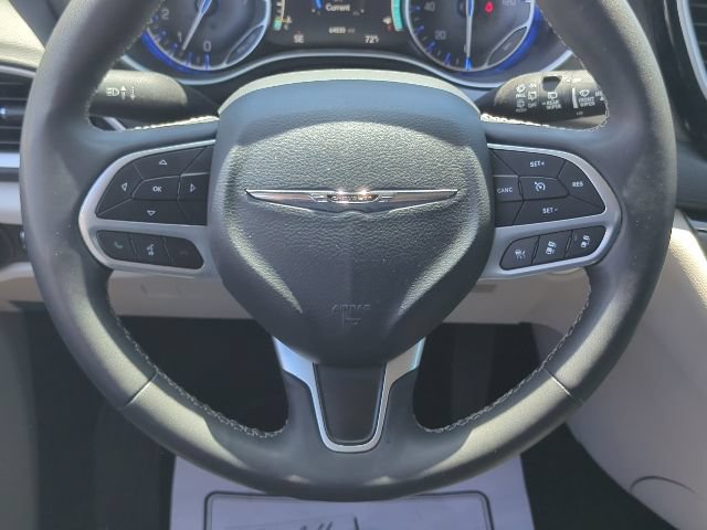 Used 2024 Chrysler Pacifica Touring-L FWD image 8