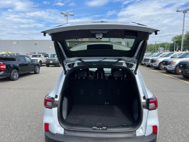 Certified 2025 Ford Escape ST-Line Select AWD/4WD image 29