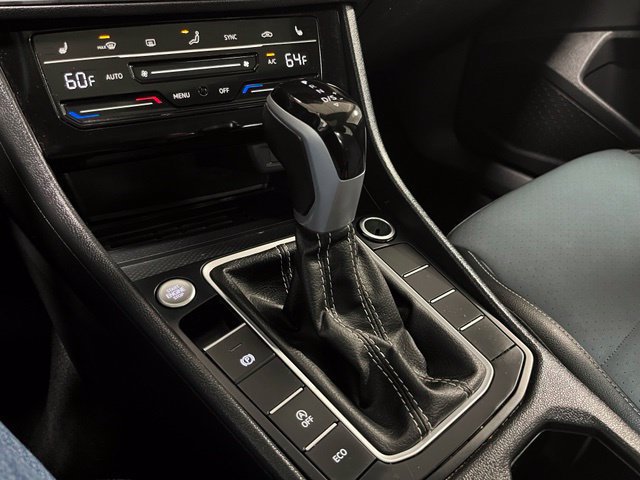 Used 2025 Volkswagen Jetta SE FWD image 25