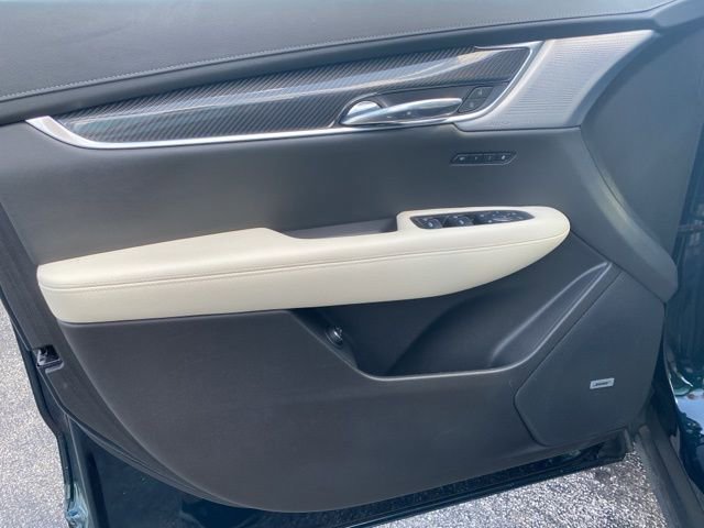 Used 2024 Cadillac XT6 Sport w/ Technology Package AWD/4WD image 9