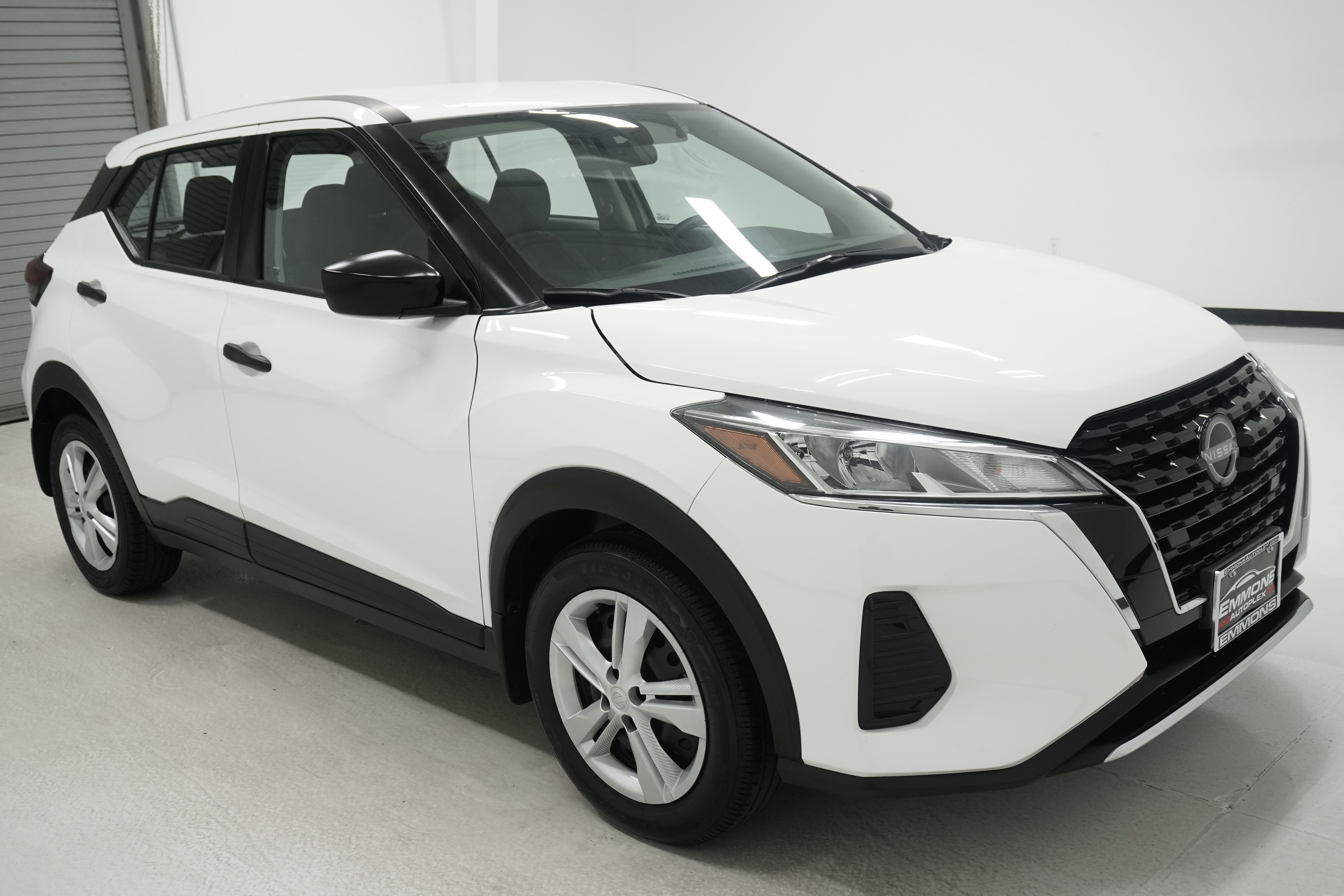 Used 2024 Nissan Kicks S FWD image 3