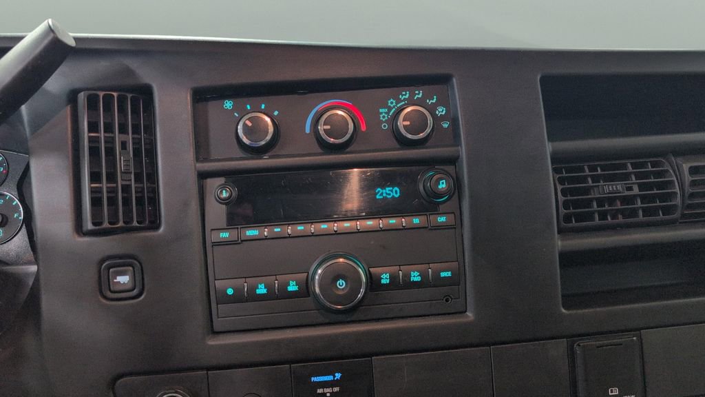 Used 2017 GMC Savana 2500 RWD image 11