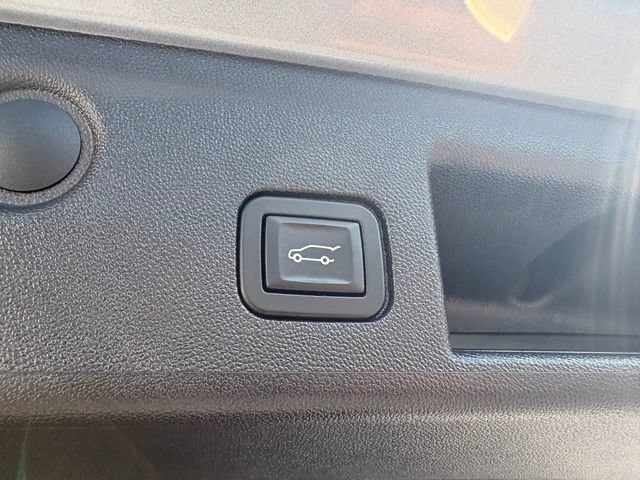 Used 2024 Chevrolet Equinox LT w/ Driver Convenience Package AWD/4WD image 29