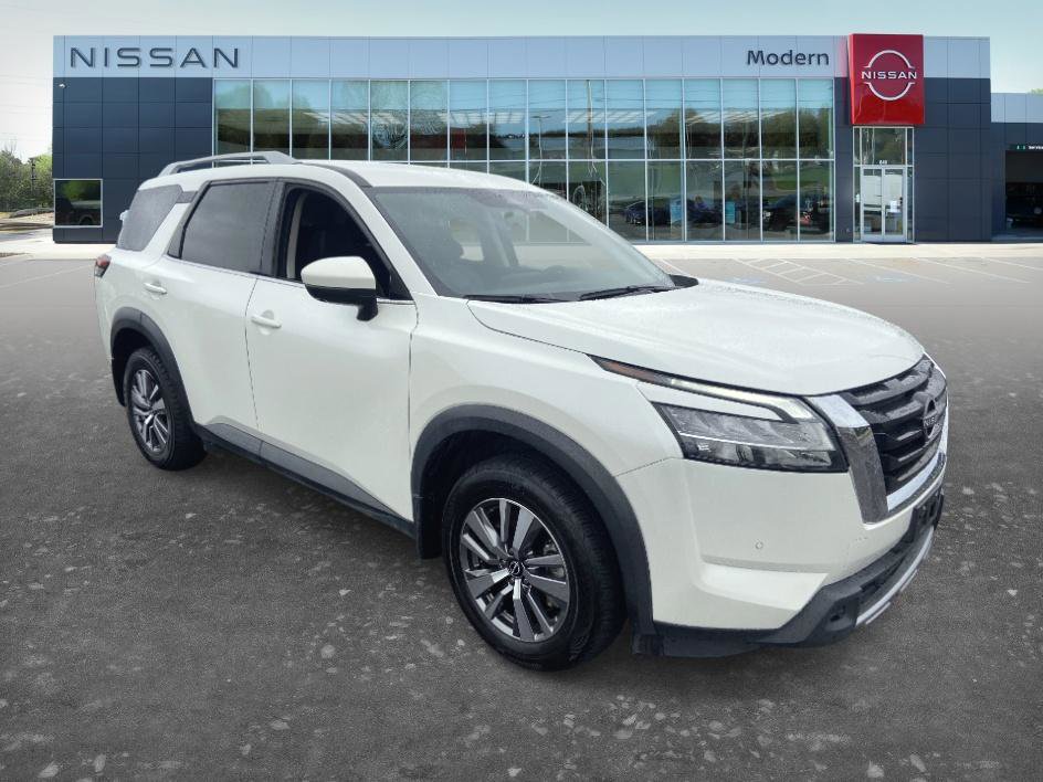 Used 2023 Nissan Pathfinder SL FWD image 3