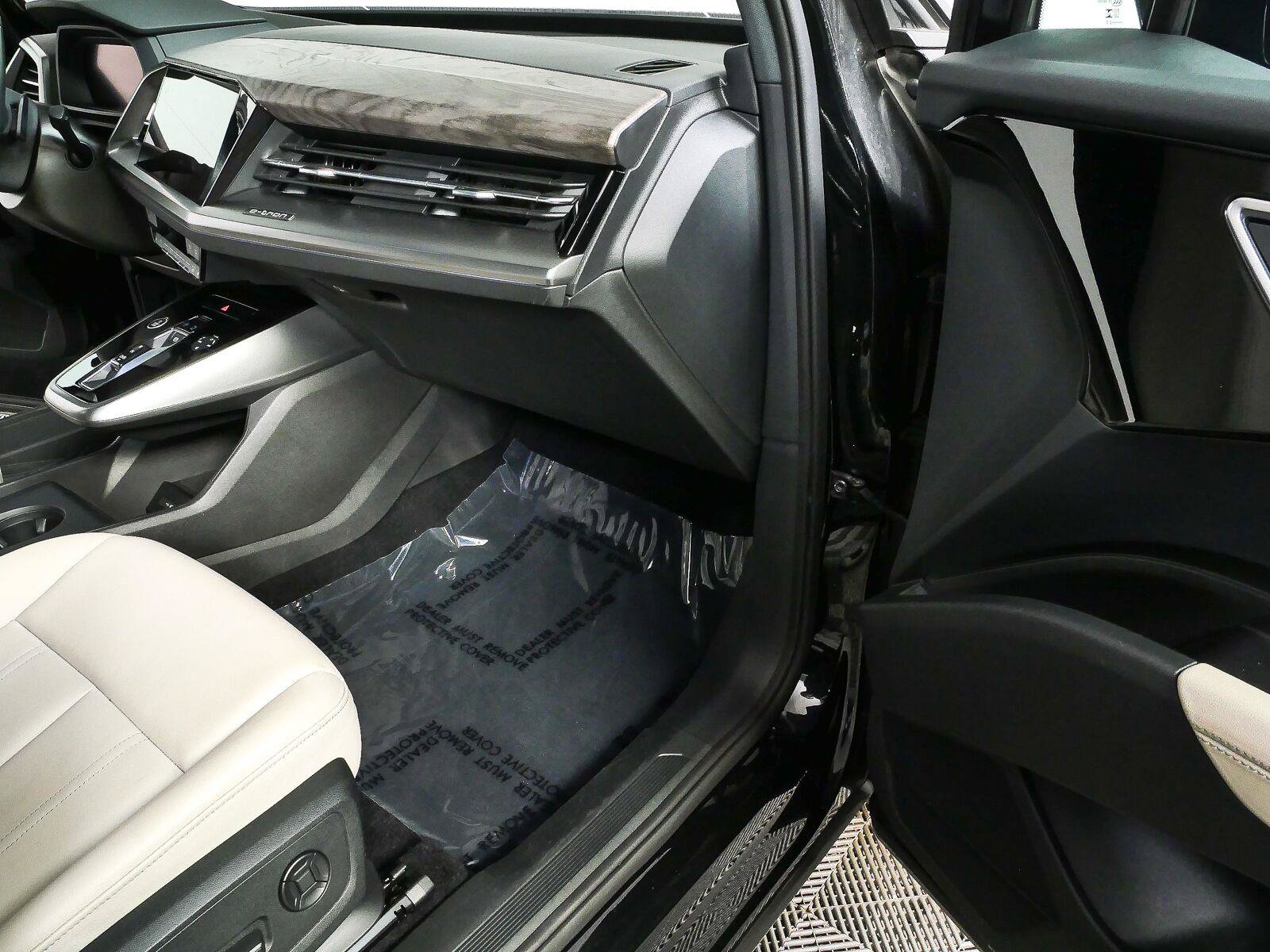 Used 2023 Audi Q4 e-tron Premium Plus w/ Premium Plus AWD/4WD image 26