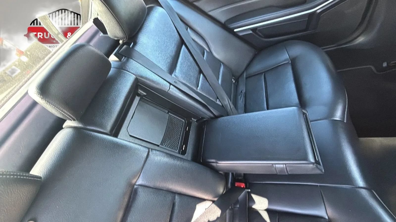 Used 2014 Mercedes-Benz E 350 Sedan image 48