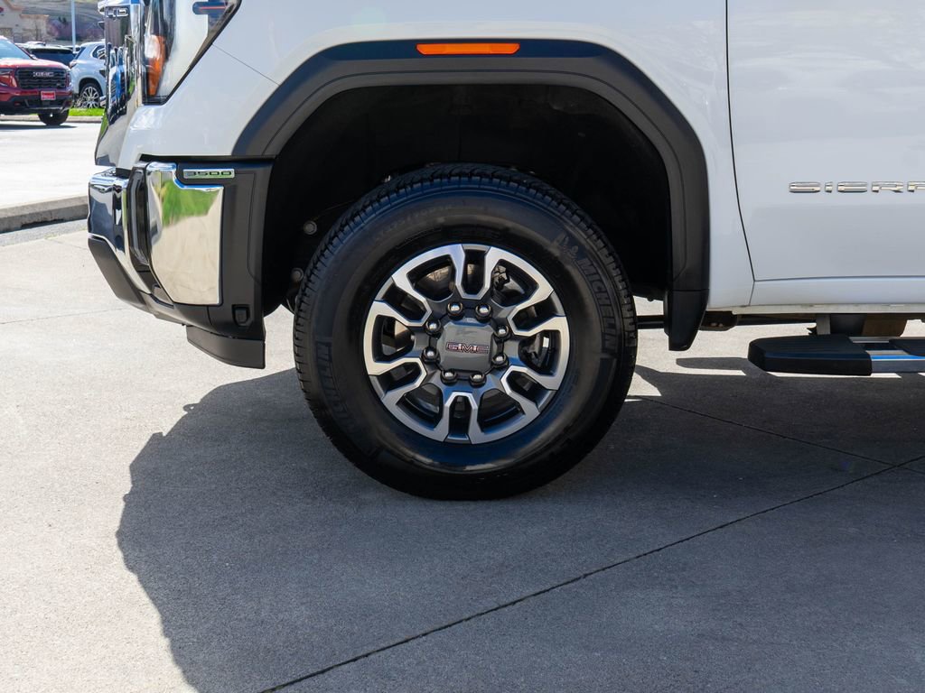 Used 2025 GMC Sierra 3500 SLE image 29