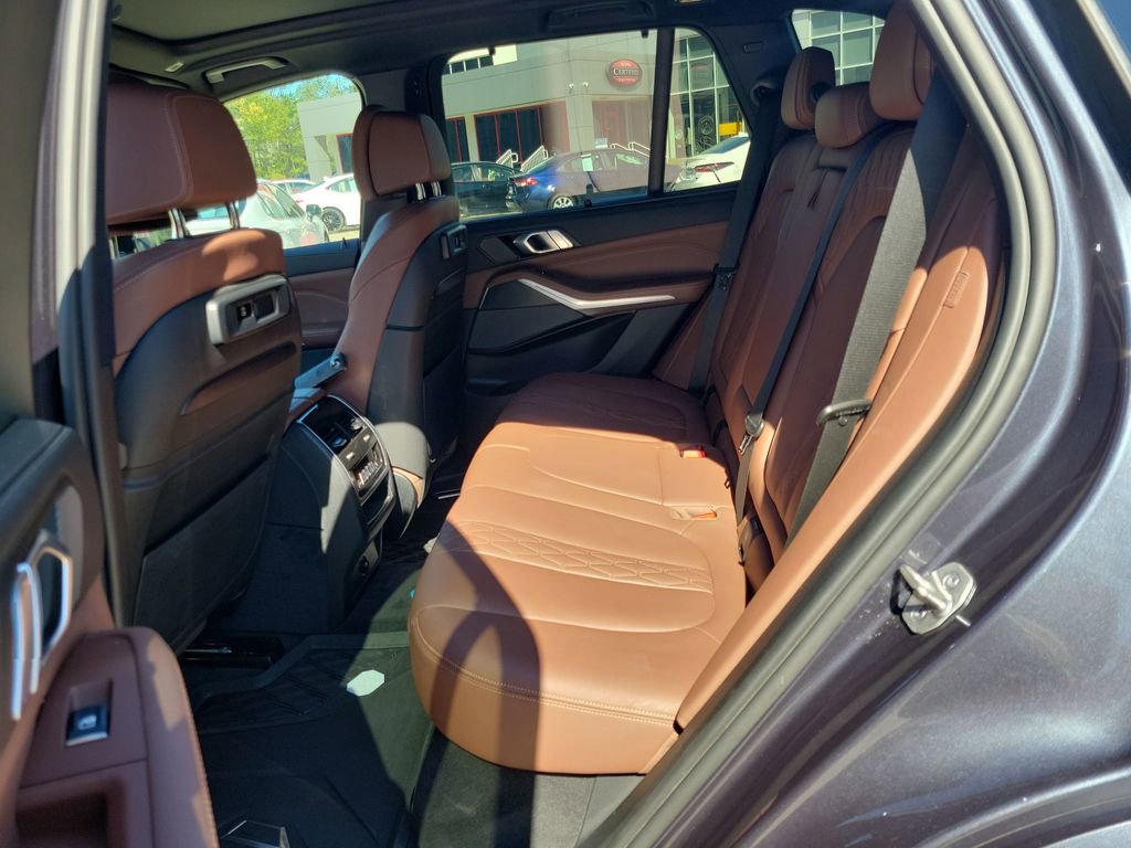 Used 2022 BMW X5 M50i w/ Executive Package image 17