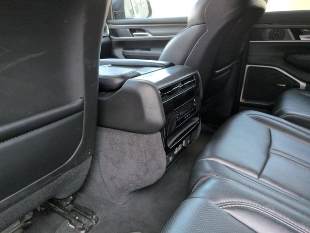 Used 2023 Jeep Wagoneer Series II AWD/4WD image 26