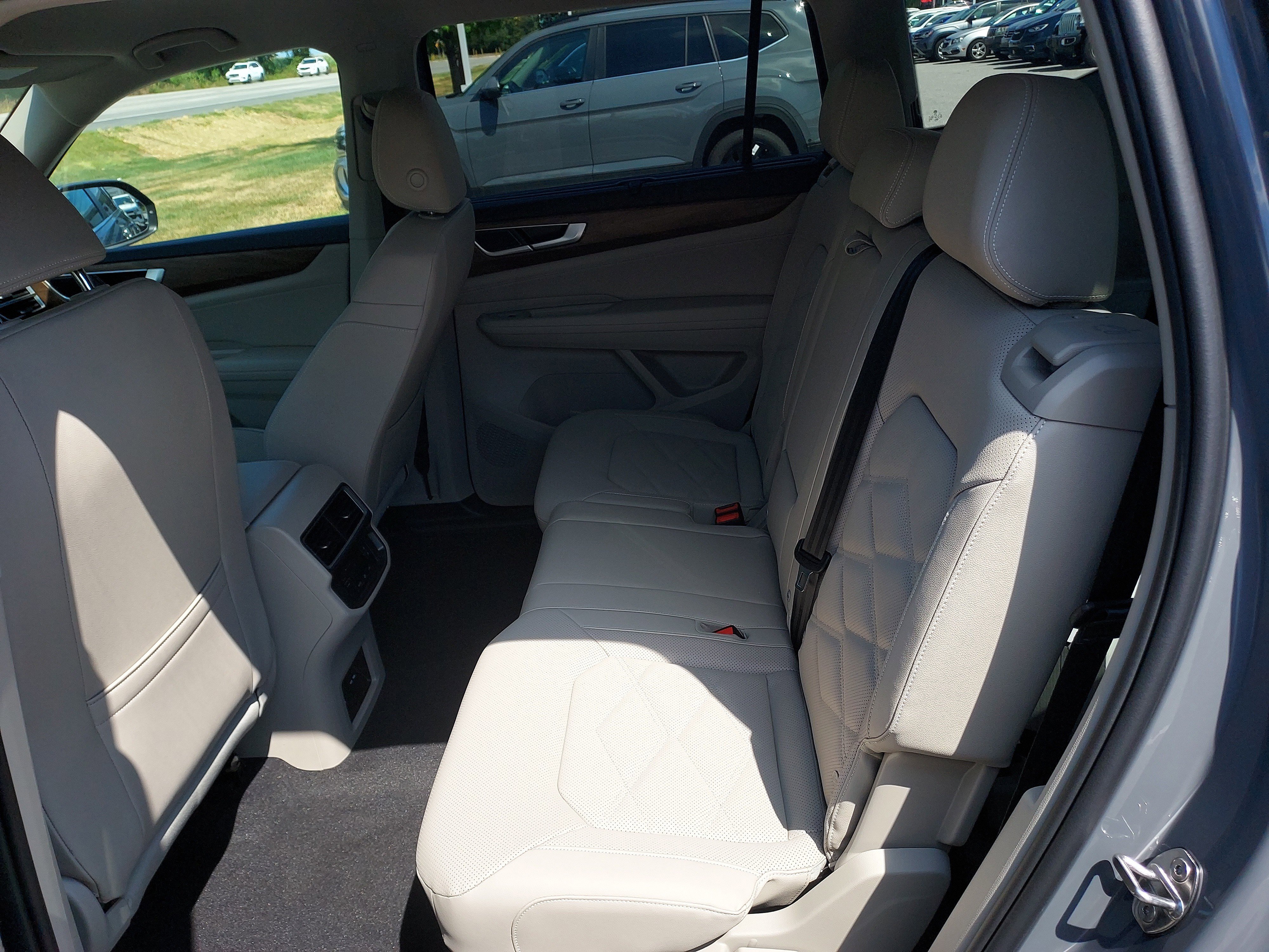 New 2026 Volkswagen Atlas SE image 17