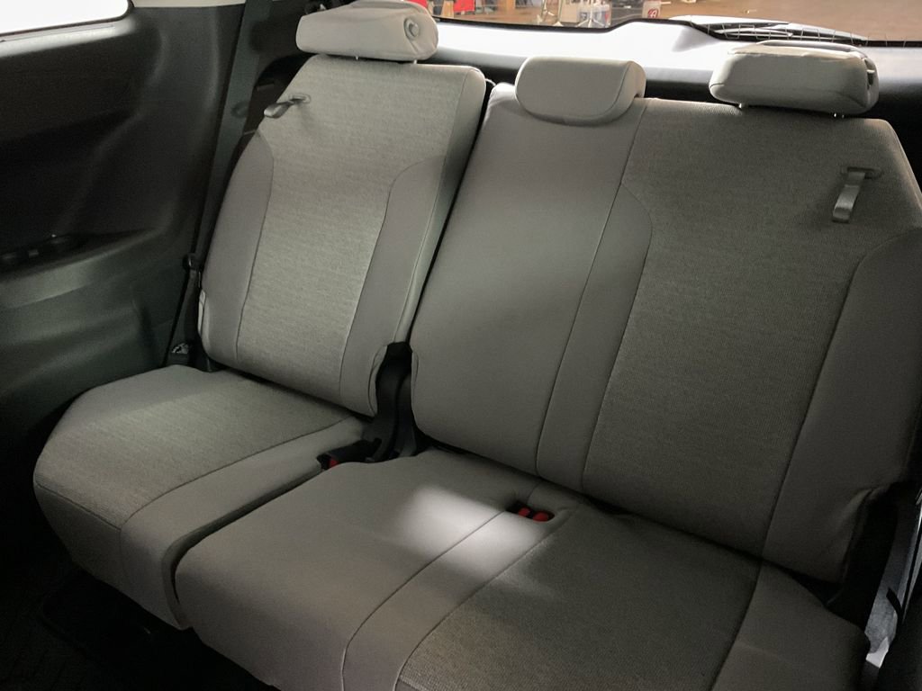 New 2026 Toyota Sienna LE image 18
