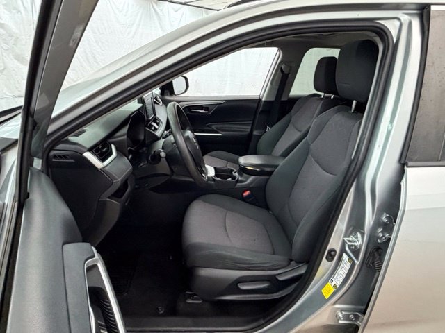 Used 2019 Toyota RAV4 XLE FWD image 13