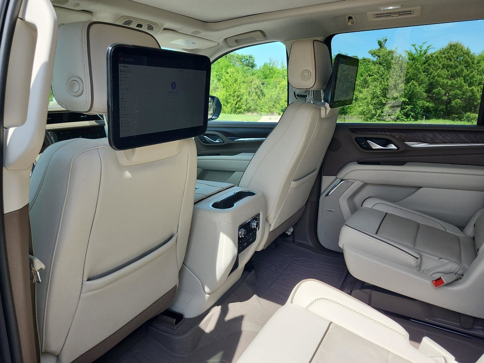 Used 2023 GMC Yukon XL Denali w/ Denali Reserve Package image 13