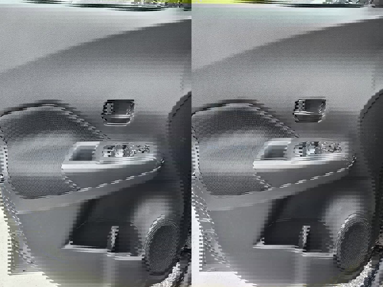 New 2025 Nissan Kicks Play S image 15