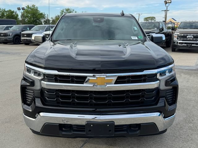 Used 2023 Chevrolet Silverado 1500 LT AWD/4WD image 2