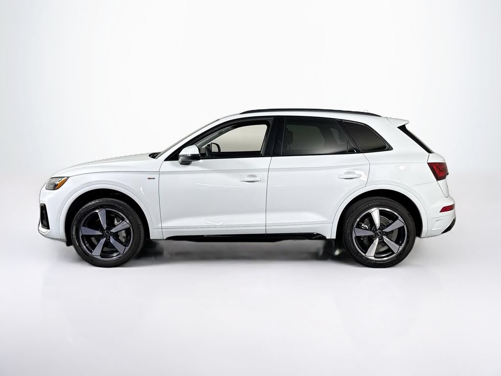 Used 2023 Audi Q5 2.0T Premium Plus w/ Premium Plus Package AWD/4WD image 2