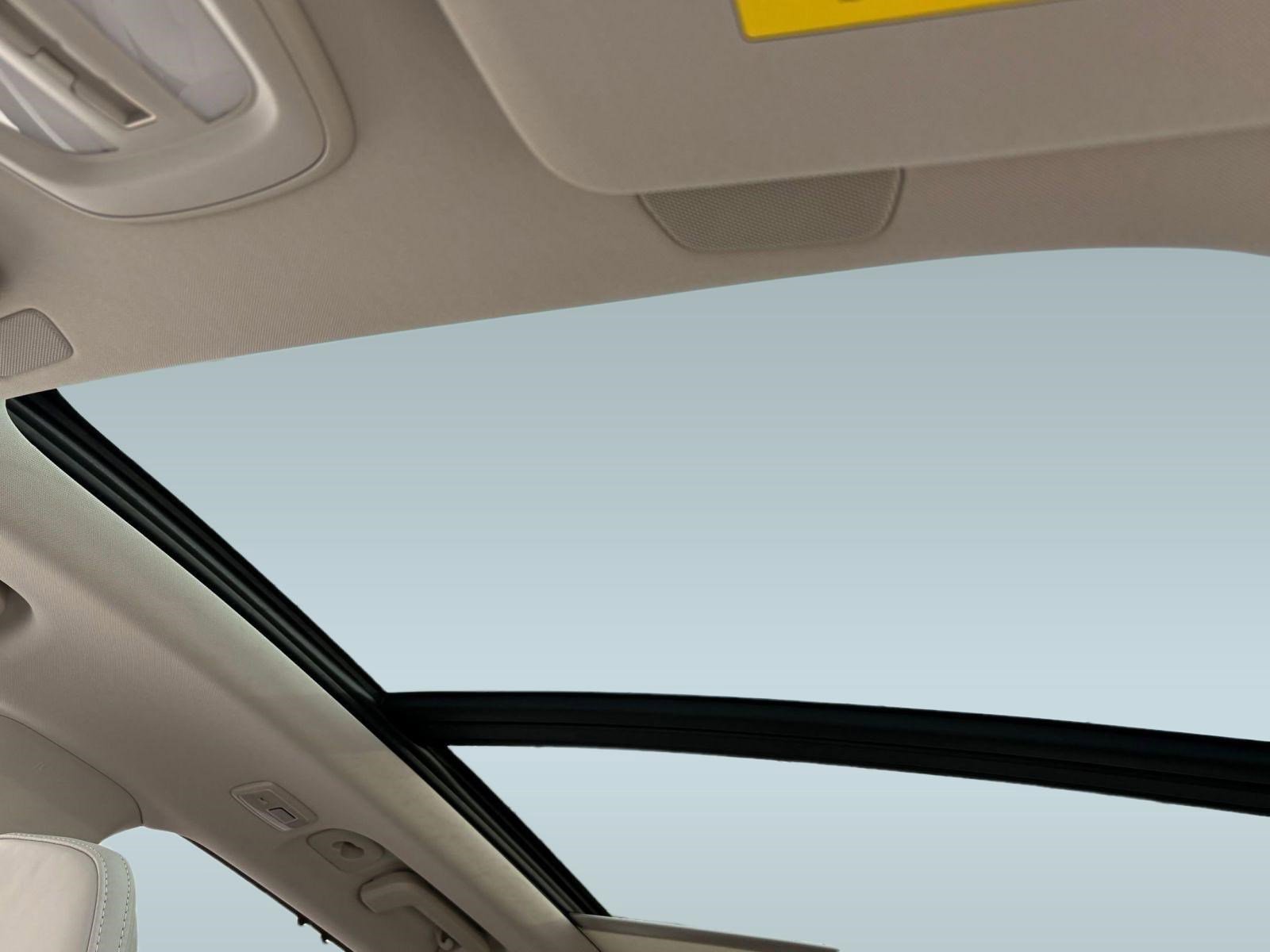 New 2026 Volvo XC90 T8 Ultra w/ Protection Package image 14