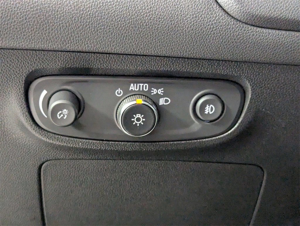 Used 2023 Buick Encore GX Select w/ Safety Package II image 12