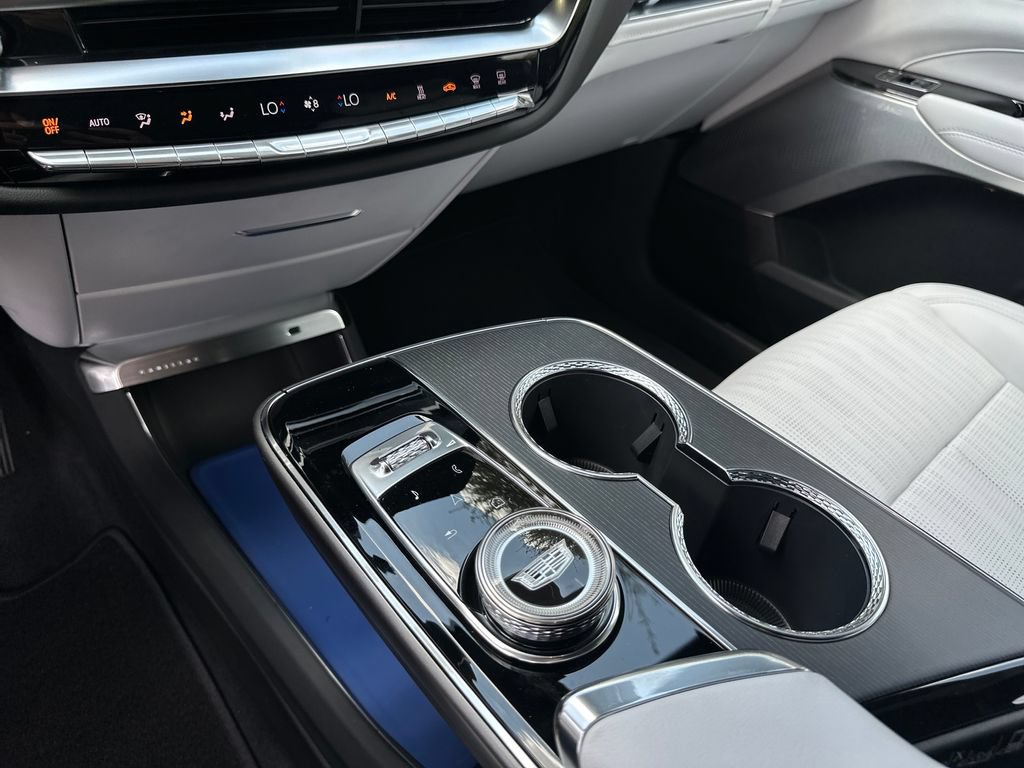 New 2026 Cadillac Lyriq Premium Luxury w/ LPO, Floor Liner Package AWD/4WD image 28