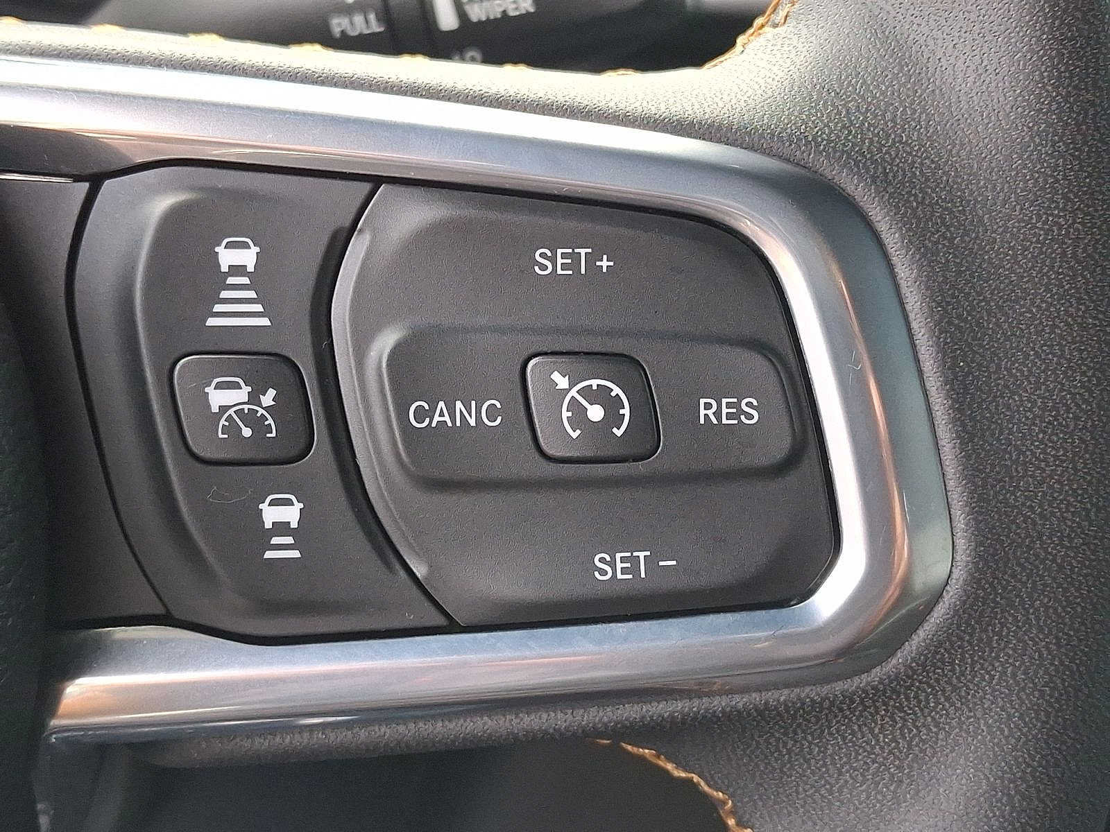 Used 2024 Jeep Wrangler Unlimited Sahara w/ Technology Group AWD/4WD image 24