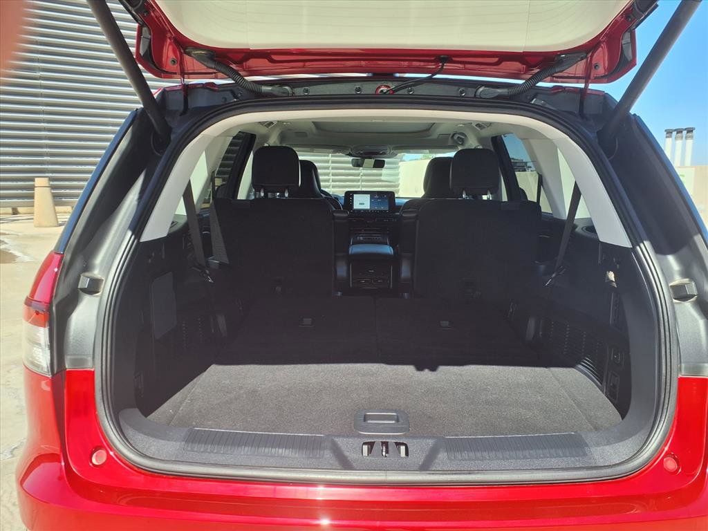 Used 2025 Lincoln Aviator Reserve w/ Equipment Group 201A image 16