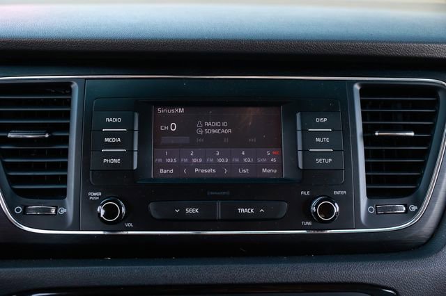 Used 2018 Kia Sedona L image 36