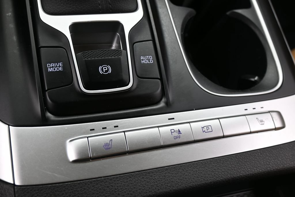 Used 2024 Kia Carnival LX FWD image 22