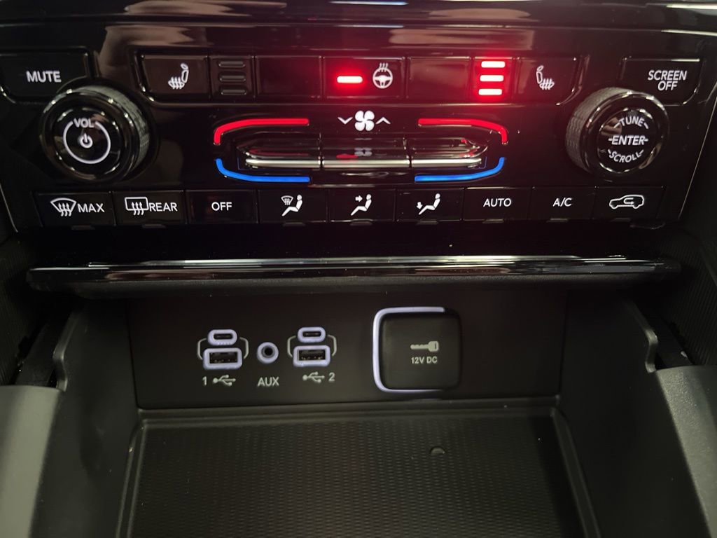 New 2025 Jeep Grand Cherokee Altitude image 15