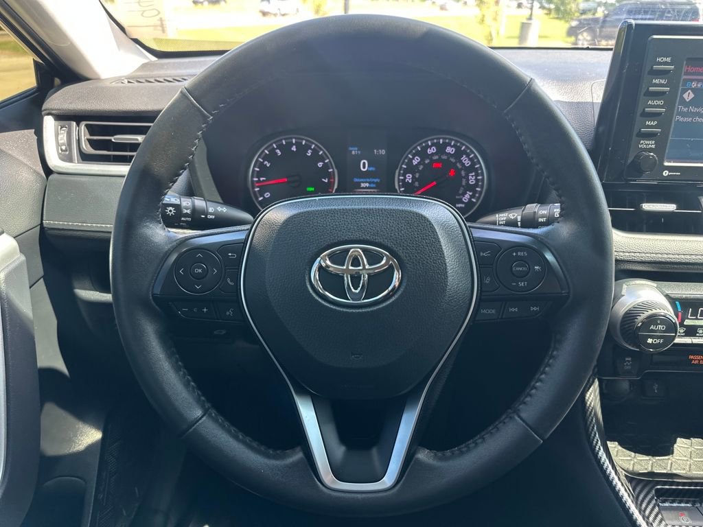 Used 2022 Toyota RAV4 XLE Premium image 15