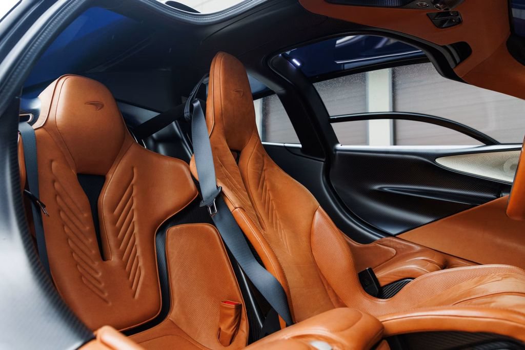 Used 2020 McLaren Speedtail RWD image 21