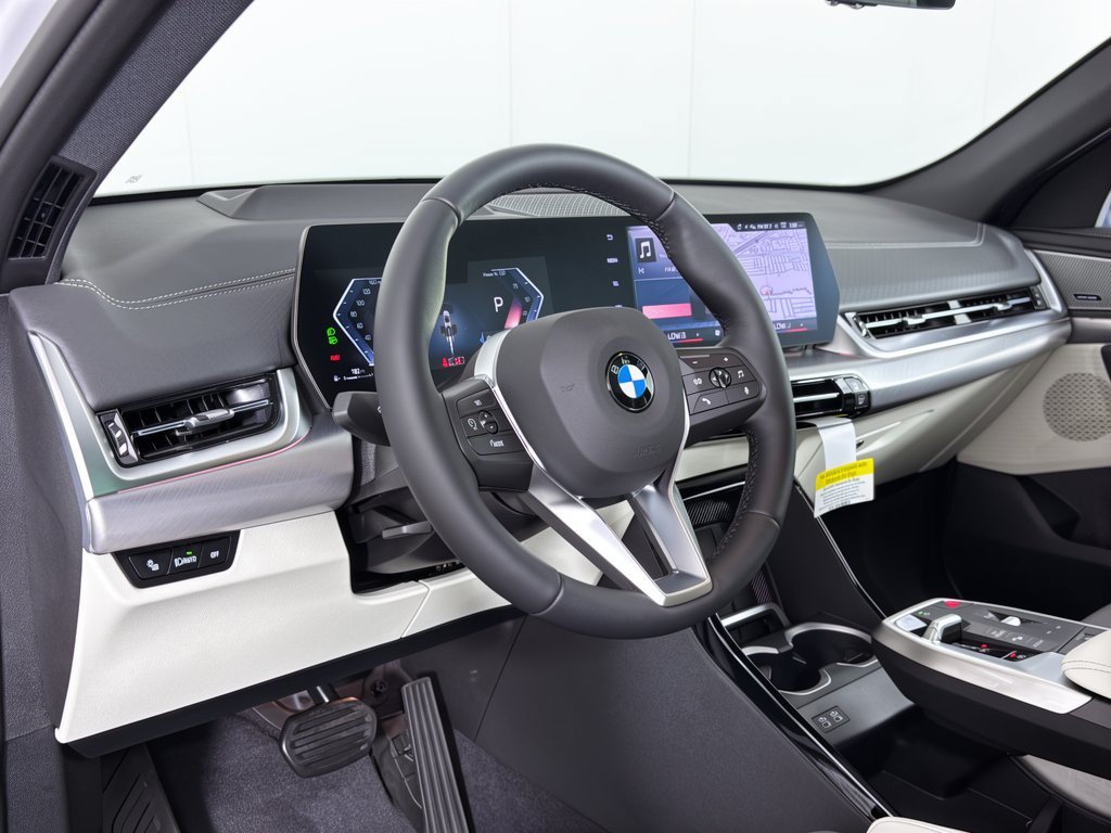 New 2027 BMW X2 xDrive28i w/ Technology Package AWD/4WD image 4