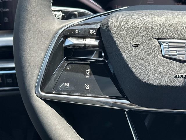 Used 2025 Cadillac Lyriq Luxury image 7