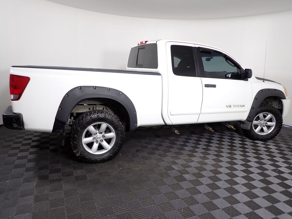 Used 2011 Nissan Titan SV w/ SV Value Truck Pkg AWD/4WD image 16