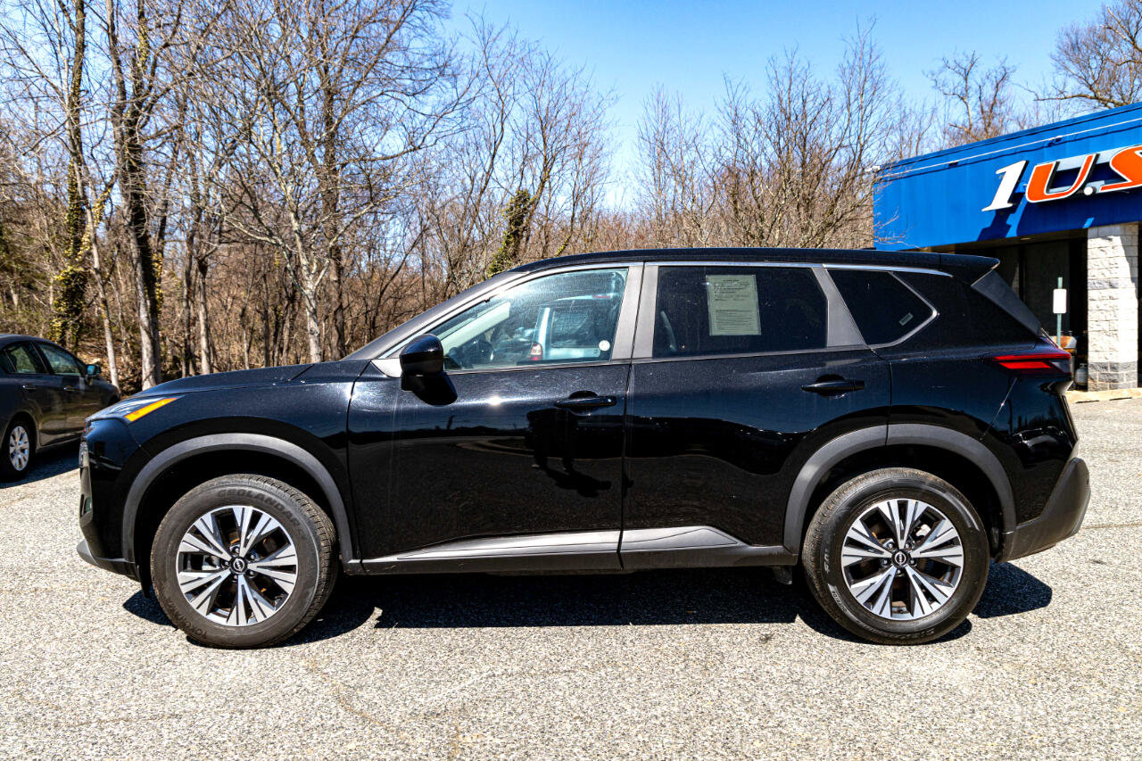Used 2023 Nissan Rogue SV image 3