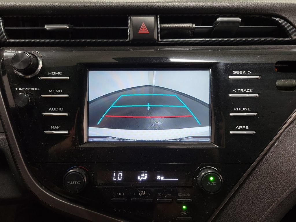 Used 2019 Toyota Camry SE FWD image 18