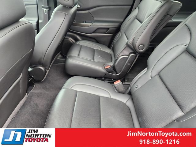 Used 2022 GMC Acadia SLT w/ Technology Package image 30