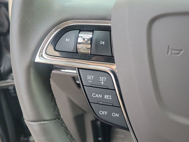 Used 2022 Lincoln Nautilus Reserve w/ Luxury Package image 11