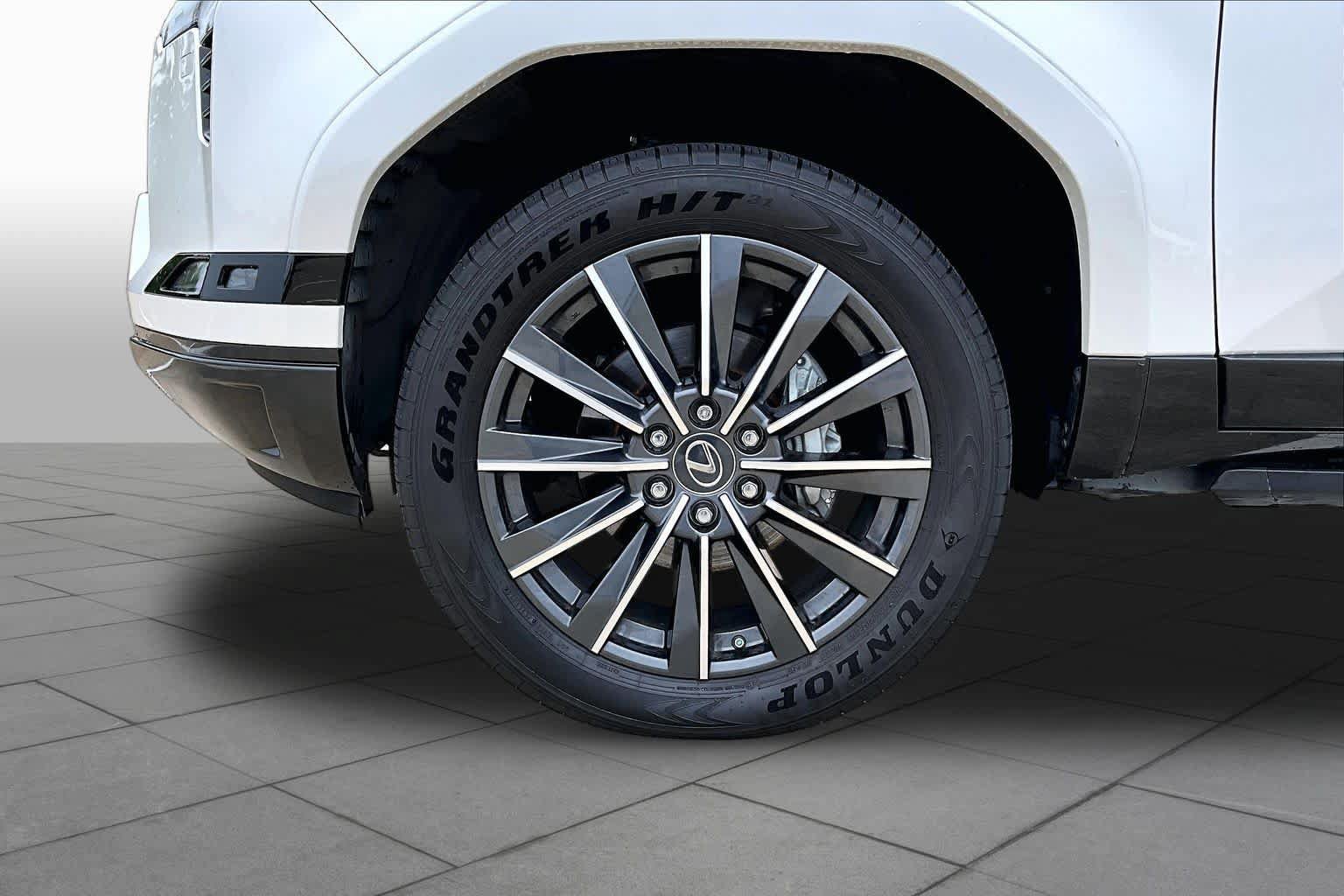 Certified 2025 Lexus GX 550 w/ Accessory Package (2T) AWD/4WD image 11